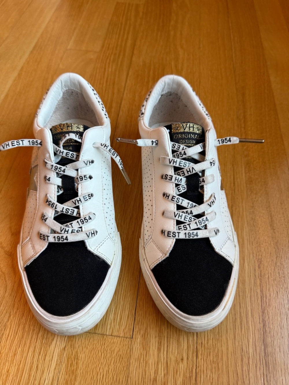 Vintage Havana White and Black Low-Top Sneakers